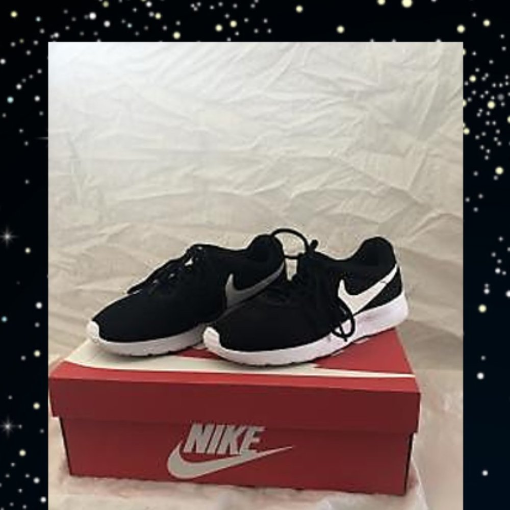 Tanjun Nike Black Sneaker